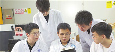 南昌大学创新团队：抢占绿色动力新赛道