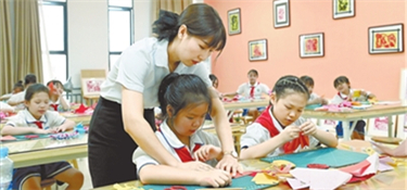传统非遗“圈粉”小学课堂
