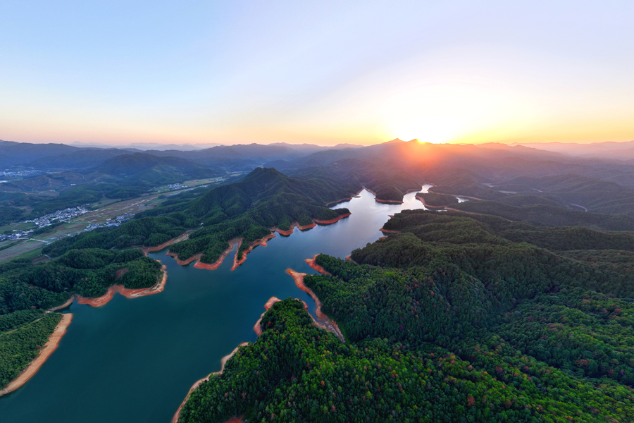 江西全南：生态水库景如画