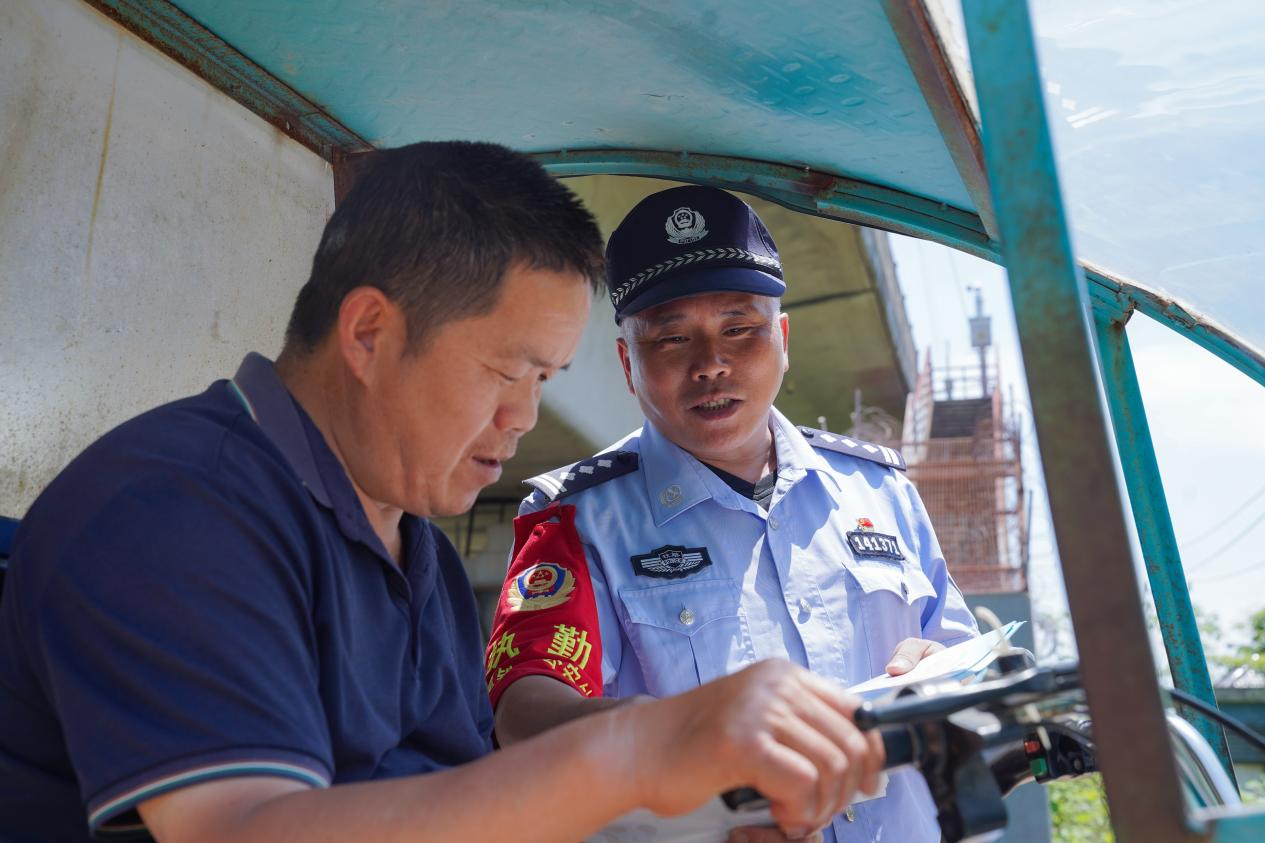 寻找最美线路民警:王坚的三十载护路人生_fororder_图片9