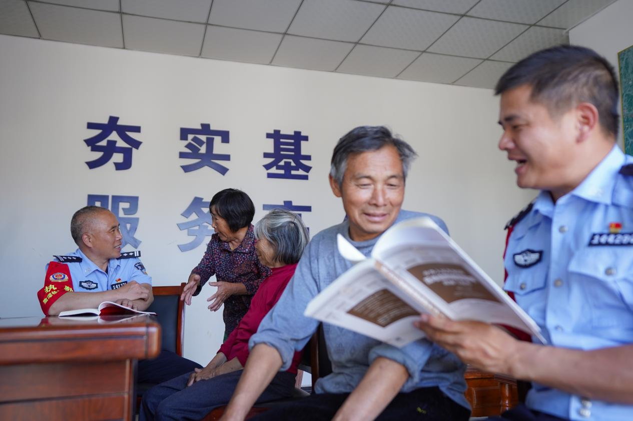 寻找最美线路民警:王坚的三十载护路人生_fororder_图片13