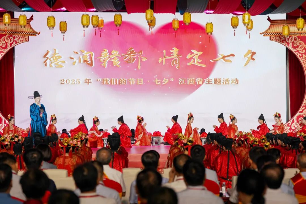 钻石婚见证新婚 这场集体婚礼不只是浪漫