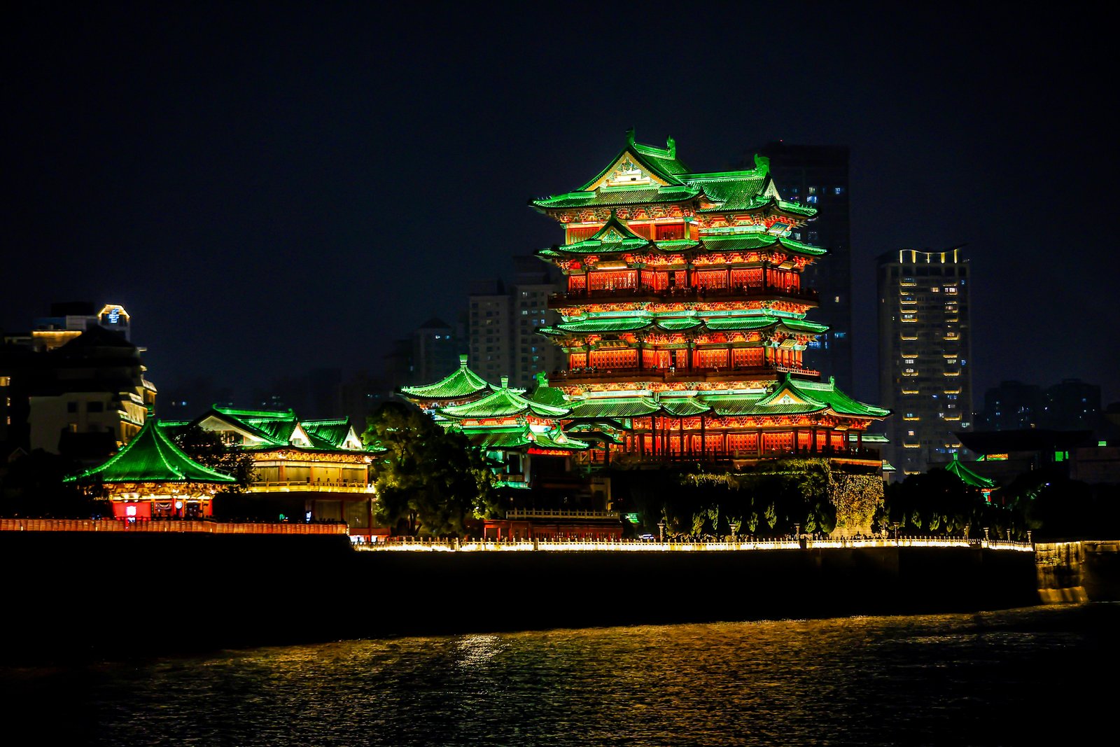 讲好英雄城故事 湘鄂赣网络名人齐聚南昌