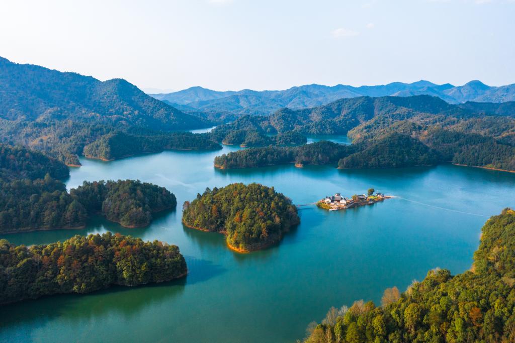 【跟着赛事去旅行】白云湖：湖光山色间 匠心赴武约