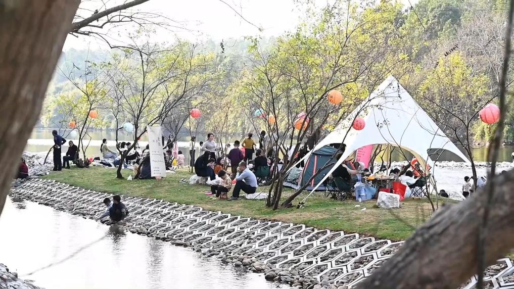 江西会昌：生态“颜值”变经济价值 露营热赋能乡村振兴