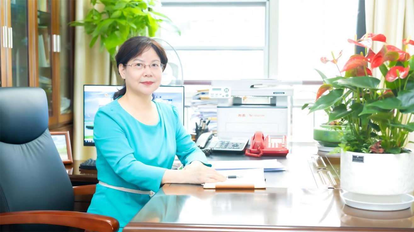 新华全媒访谈丨谭文英：精准度量守牢底线 助力赣鄱产业转型升级