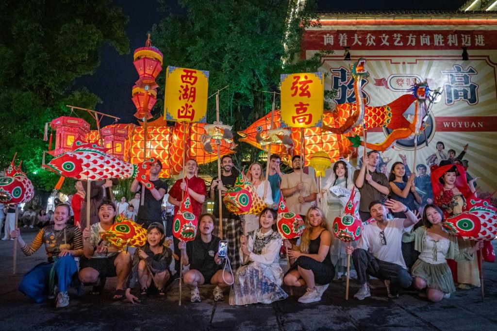 江西婺源：非遗激活千年古城