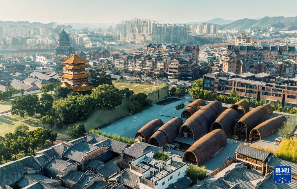 新华全媒头条|“千年瓷都”圆梦世遗——“景德镇手工瓷业遗存”的文明交响