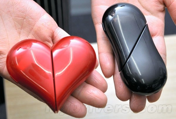 类似国内小灵通 日本奇葩心形手机造型图赏