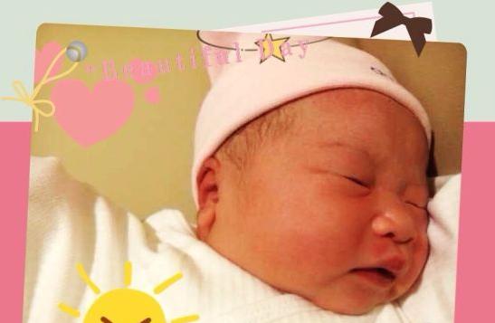 黄觉妻子诞下二胎千金 自曝婴儿吃奶照