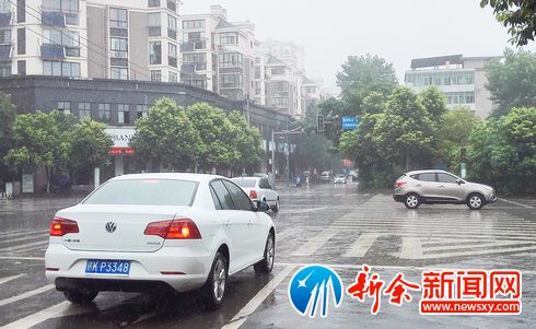 五一路与赣西大道十字路口红绿灯罢工