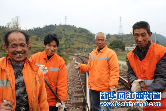 南铁龙岩工务段劳务工喜领新年红包