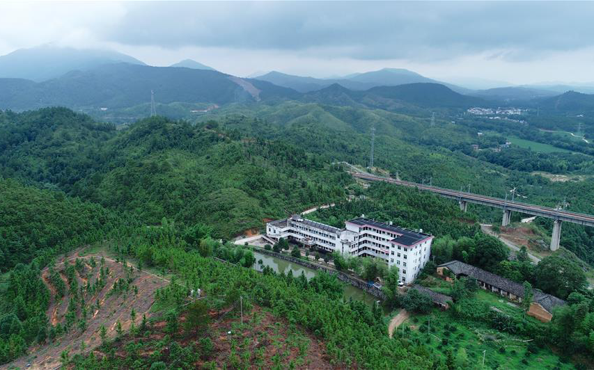 7旬黨員肖卿福&mdash;&mdash;麻風患者的健康守護者