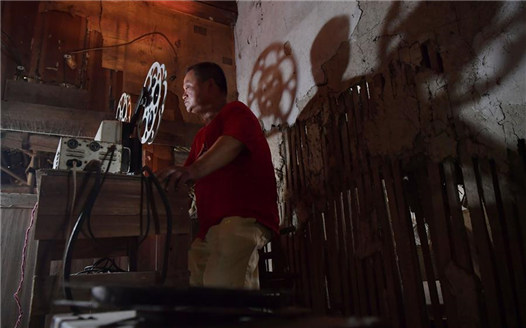 謝萍果：因為喜歡，41年放電影