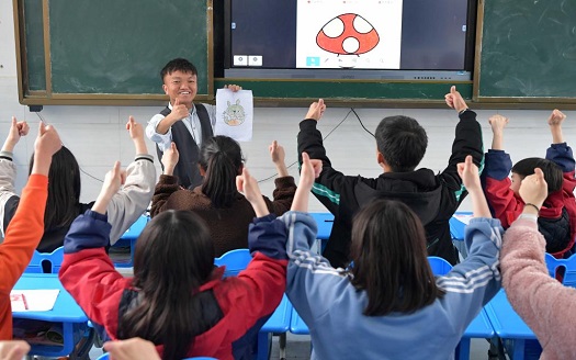 1米老师唐友良：为无声世界的孩子带来亮色