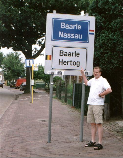 在这个双国籍小镇 走路一不小心就跨国了!